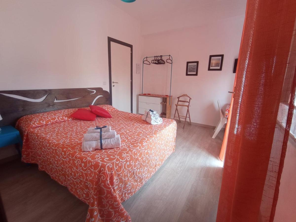 Idria B&B บาร์เชลโลนา-ปอซโซ ดี กอตโต ภายนอก รูปภาพ