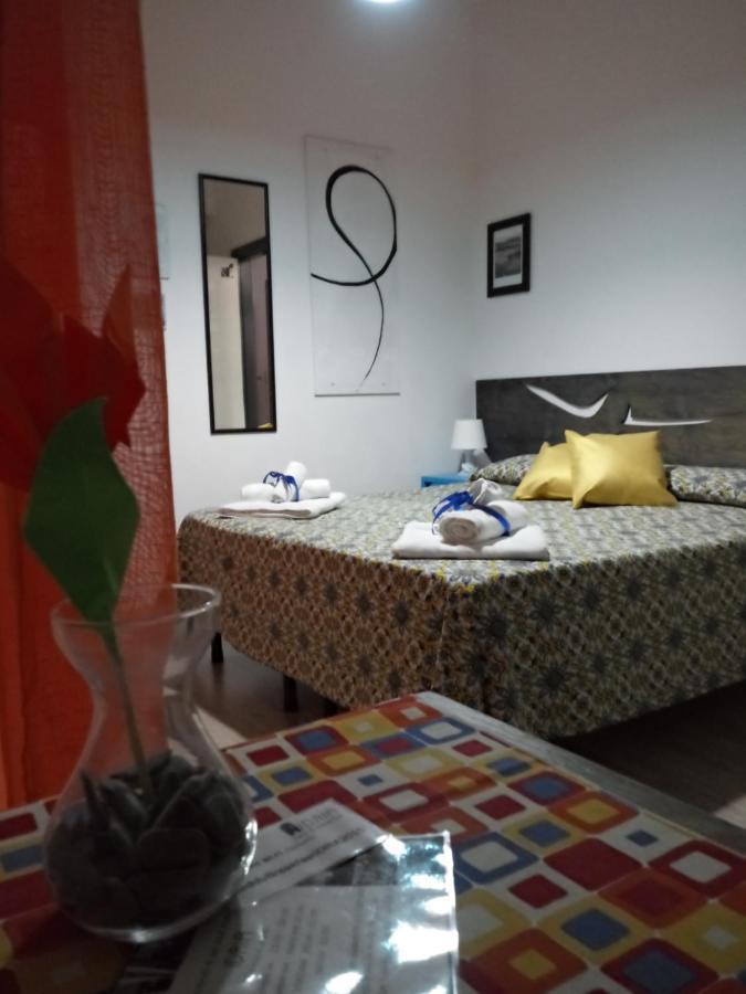 Idria B&B บาร์เชลโลนา-ปอซโซ ดี กอตโต ภายนอก รูปภาพ