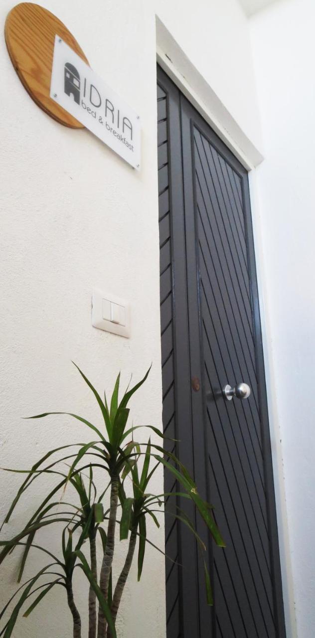 Idria B&B บาร์เชลโลนา-ปอซโซ ดี กอตโต ภายนอก รูปภาพ